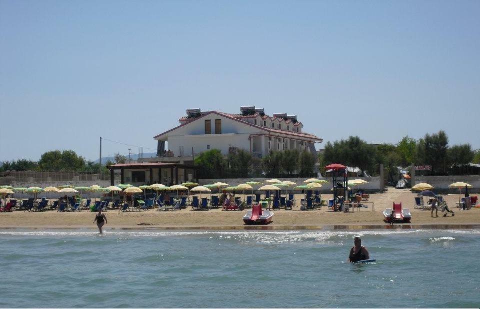 Hotel Centro Turistico La Perla Del Gargano Foce Varano Zewnętrze zdjęcie
