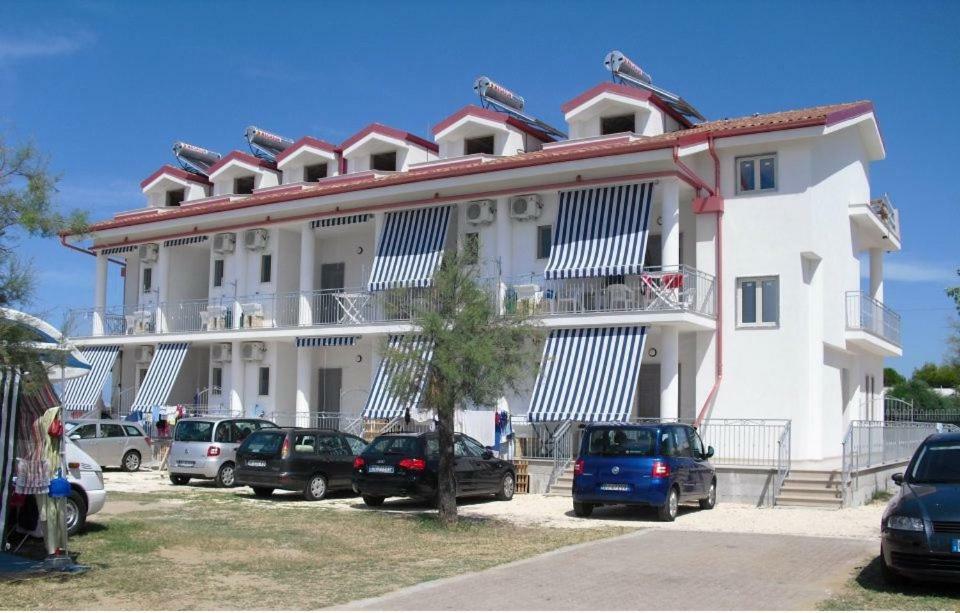 Hotel Centro Turistico La Perla Del Gargano Foce Varano Zewnętrze zdjęcie
